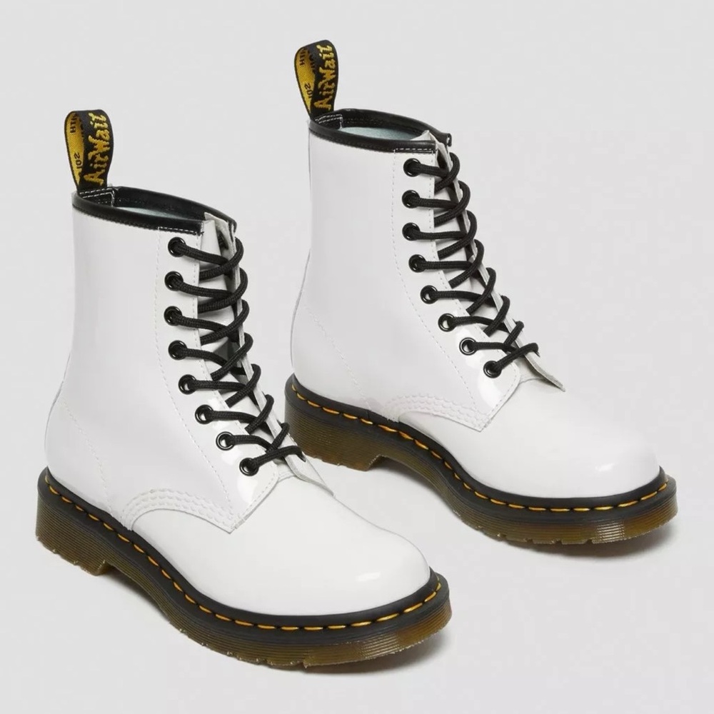 Doc/Dr. Martens 1460 WOMEN'S PATENT LEATHER LACE UP BOOTS- 5women’s, 3.5youth